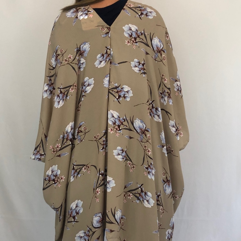 NEW Nude Floral Kimono - Picture 3 of 3